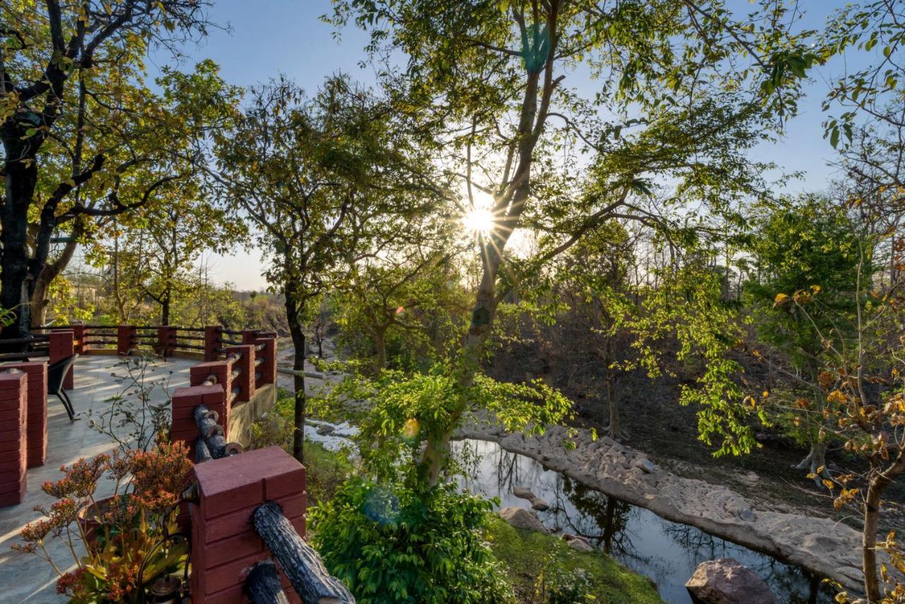 The Riverwood Forest Retreat Pench Khawasa Bagian luar foto